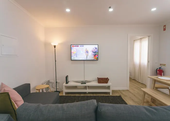Best Houses 102 - Hut Spot Peniche
