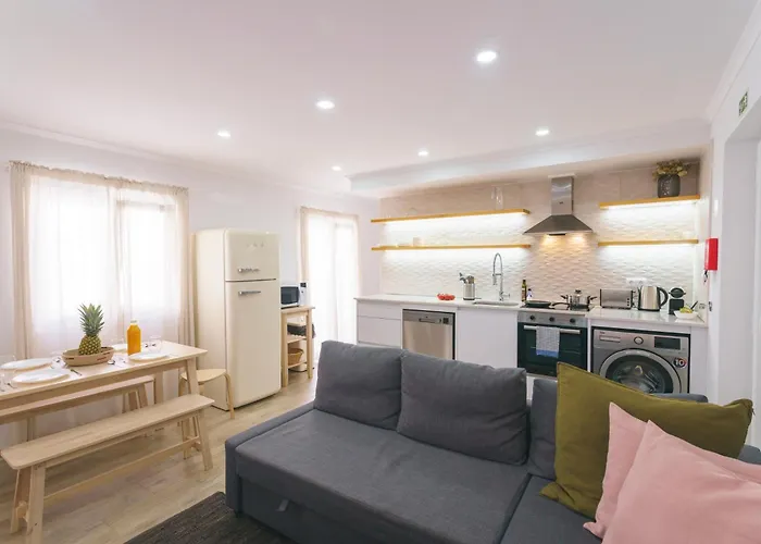 Best Houses 102 - Hut Spot Peniche